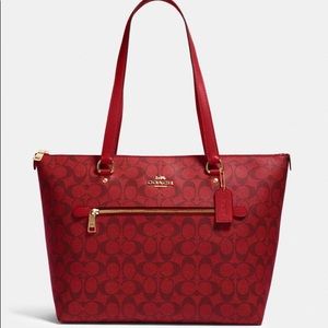 Gallery Tote In Signature Canvas $328USD Tag Price